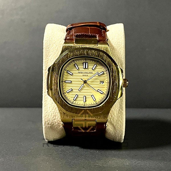 PP-Nautilluss Perimum Quality Golden Dial With Masterlock.